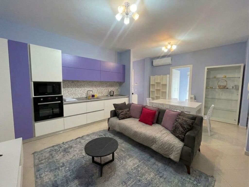 Qera, Apartament 1+1, Komuna e Parisit, Tiranë