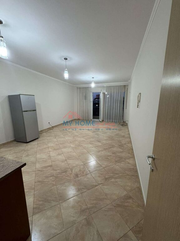 Apartament 2+1 me qira tek Ish Tregu Elektrik ne Tirane