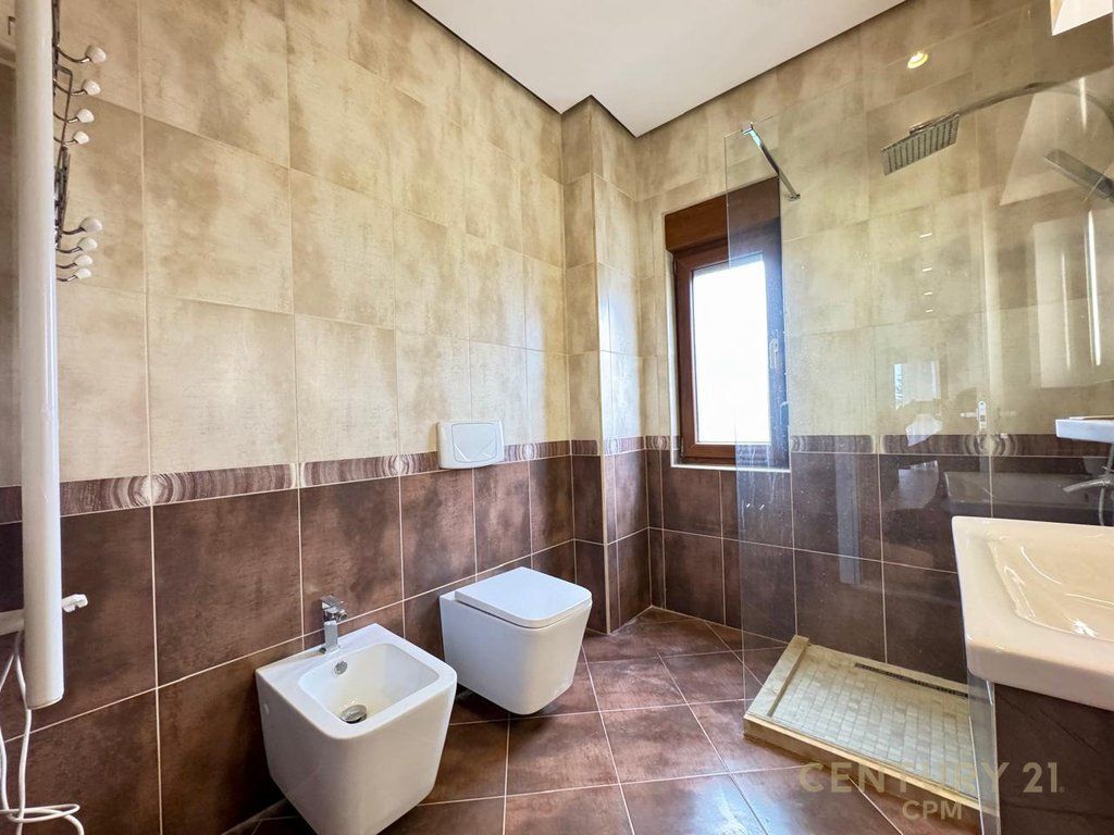 VILLA MODERNA IN AFFITTO NEL RESIDENCE COLOMBO 2, VICINO A TEG, 3+1+3 E 3 POSTI AUTO!