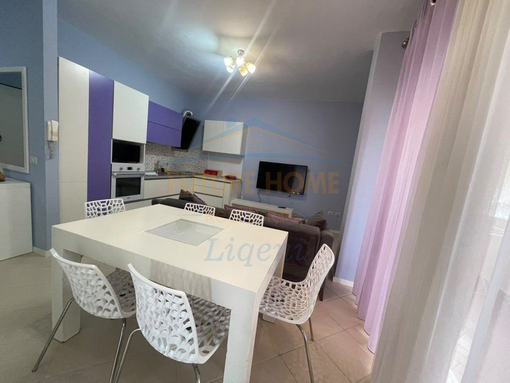 Qera, Apartament 1+1, Komuna e Parisit, Tiranë