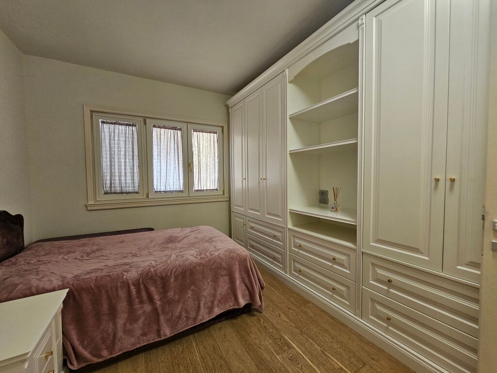 2+1+2 for rent at Willson Square