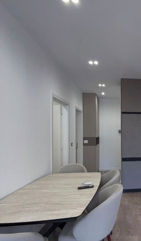 Jepet apartament 2+1 me qira tek Zogu i Zi