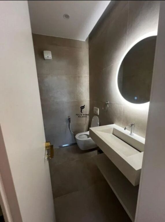 APARTAMENT ME QERA 2+1+2 LIQENI ARTIFICIAL 150.000 LEKE FH-98707