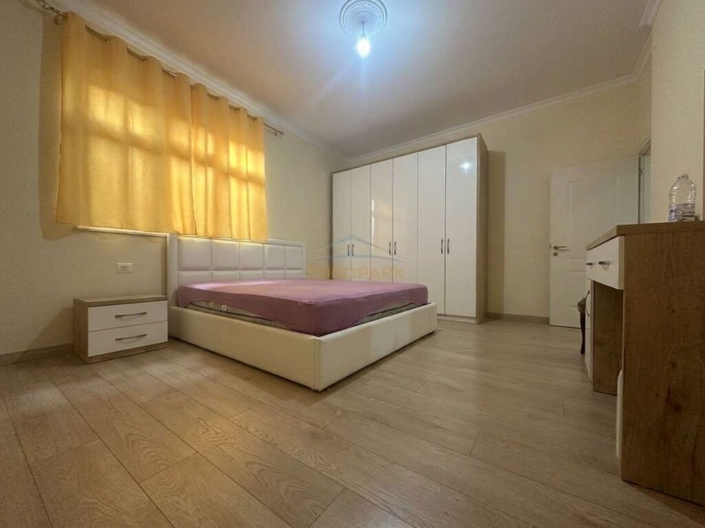 Qira,Apartament 2+1+2,Xhamia Selite,Tirane.
