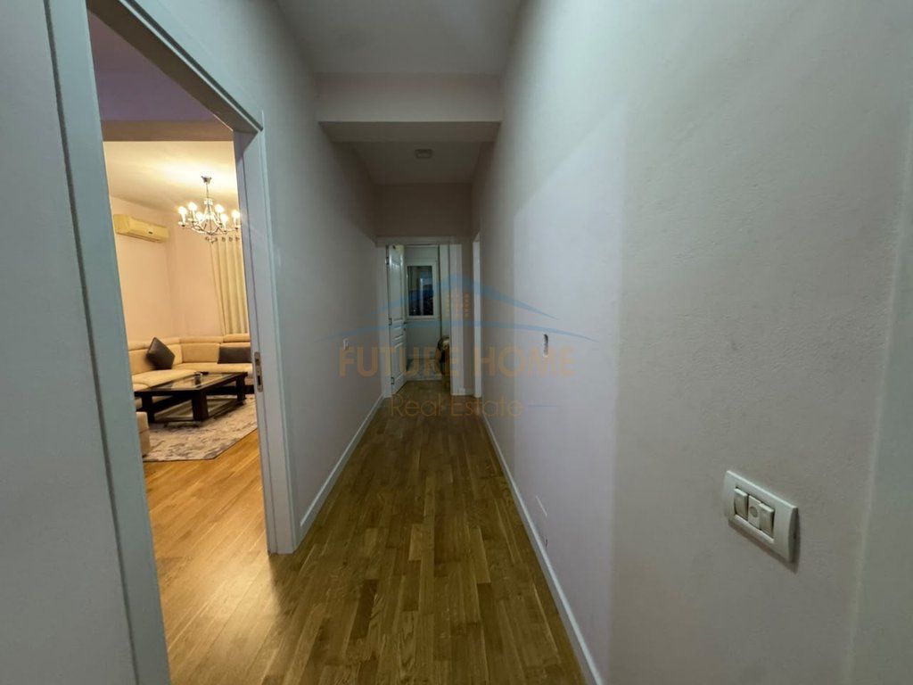 SHITET APARTAMENT 2+1 – KOMPLEKSI GOLDEN PARK, TIRANË