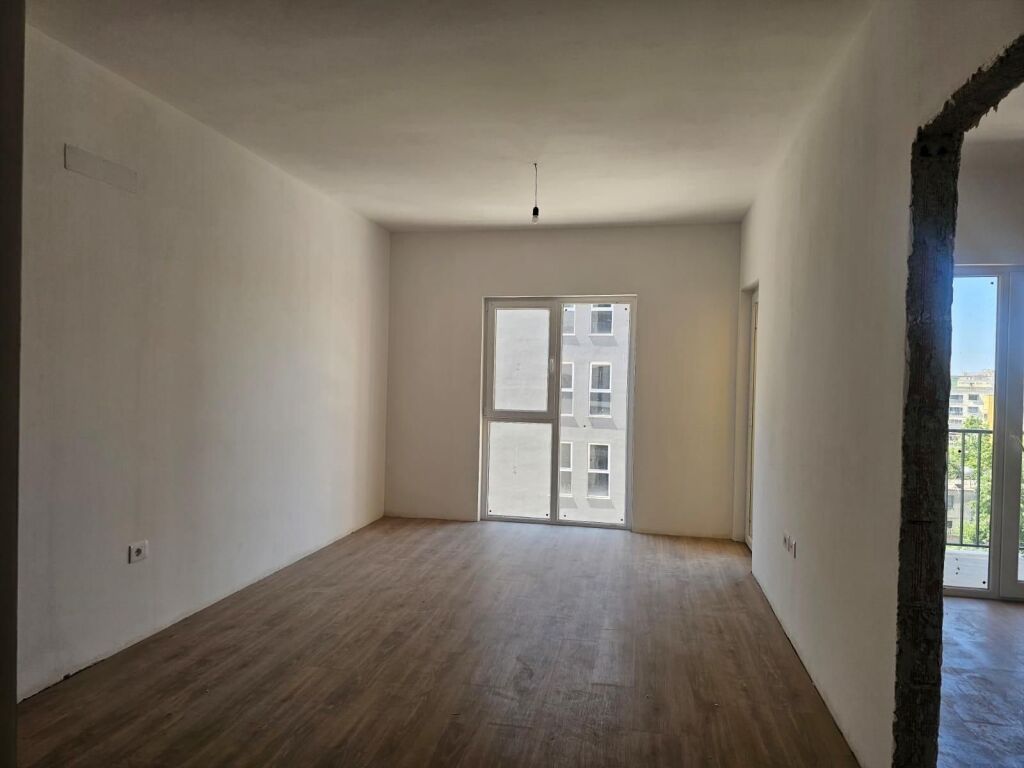 🏡 **SHITET APARTAMENT 1+1 – TIRANA ENTRY** 🔑