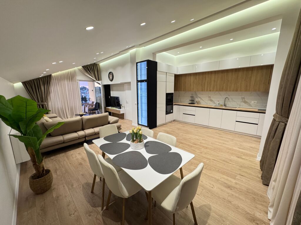 APARTAMENT 2+1 PER QIRA !!
