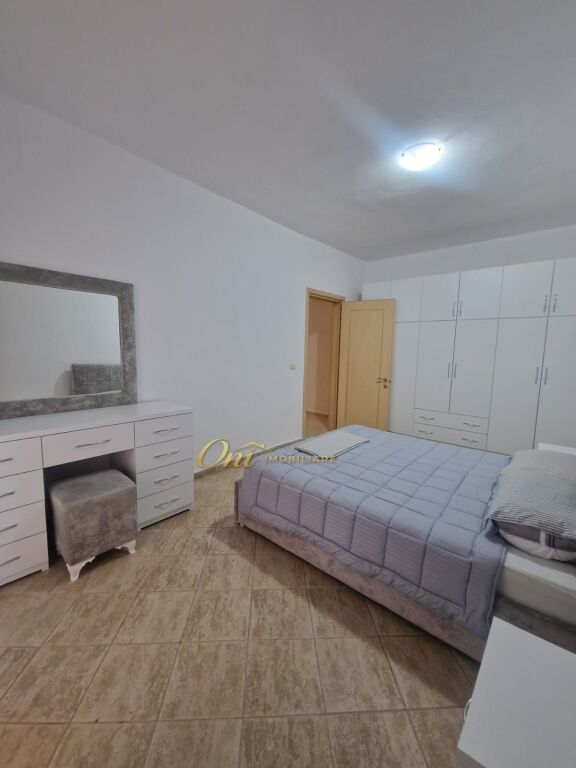 RRUGA E KAVAJES APARTAMENT PER QERA 2+1