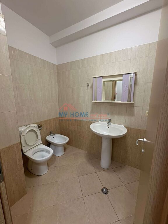 Apartament 2+1 me qira tek Ish Tregu Elektrik ne Tirane