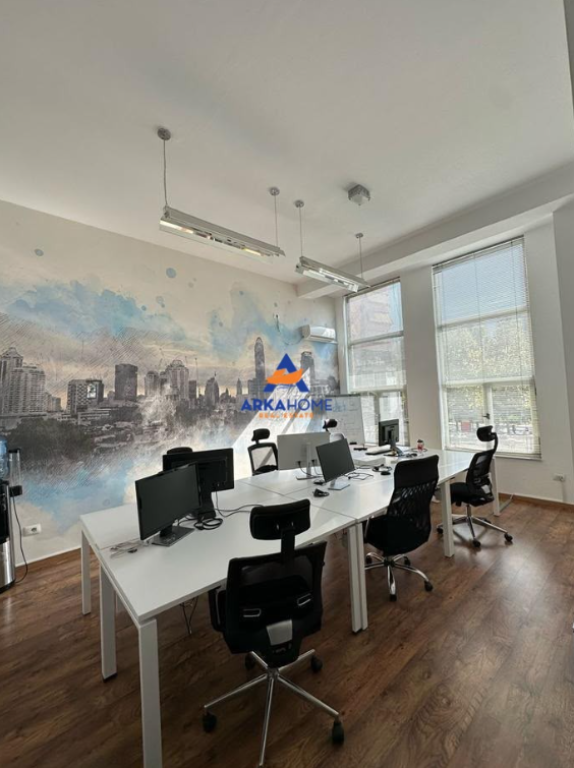 OFFICE SPACE FOR RENT 180 M2 "FORMER EXHIBITION" 320.000 LEKE