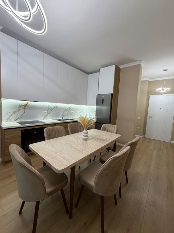 2+1+2 apartment with parking space for rent at the Botanical Garden, Dry Lake.