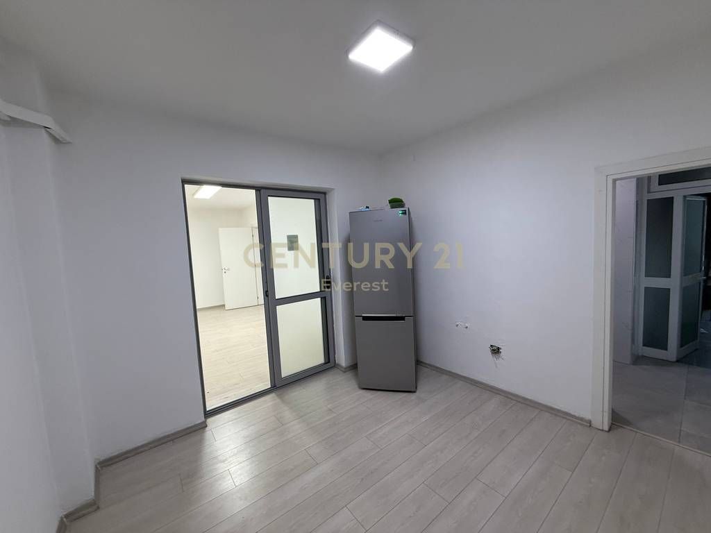 PIAZZA WILLSON, UFFICIO IN AFFITTO