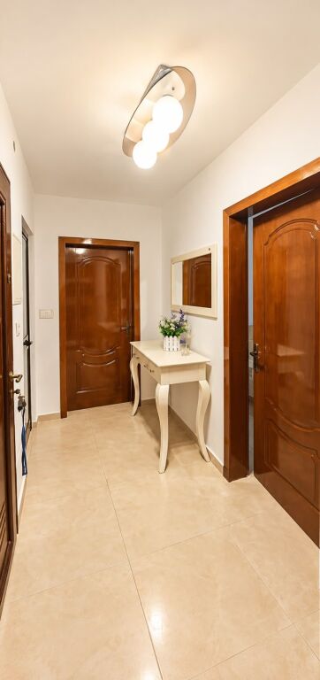 Jepet apartament me qera 3+1 ne Selite ID 5805