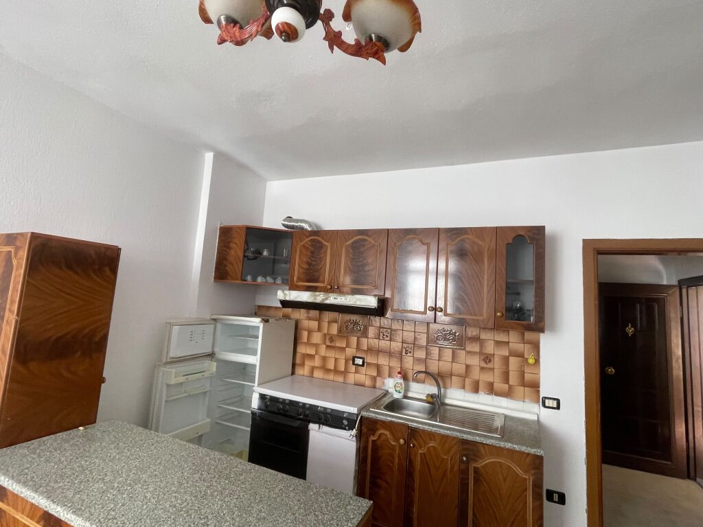 Jepet me qera apartament 1+1 tek kazazi, Durrës