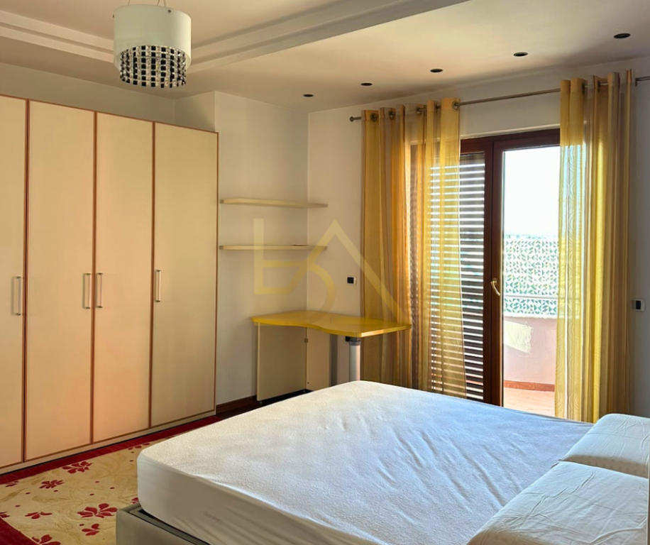 JEPET ME QIRA APARTAMENT LUKSOZ 4+1 + 3 – BLLOK, TIRANË