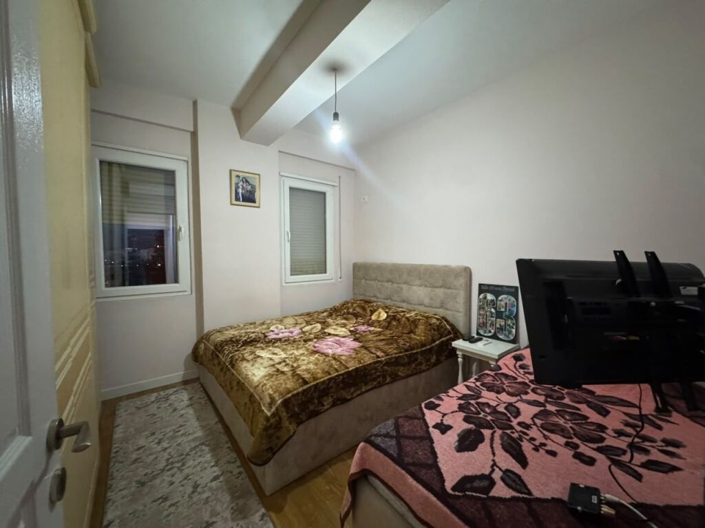 Shitet, Apartament 2+1, Kompleksi Golden Park, Tirane . Empire75523