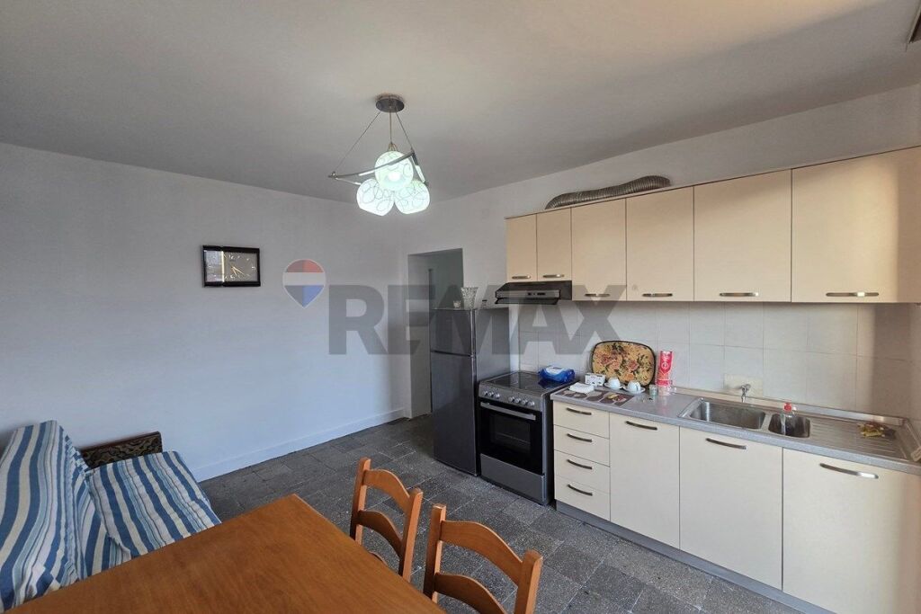Apartament - Për Shitje - Rruga Asim Vokshi, Tiranë