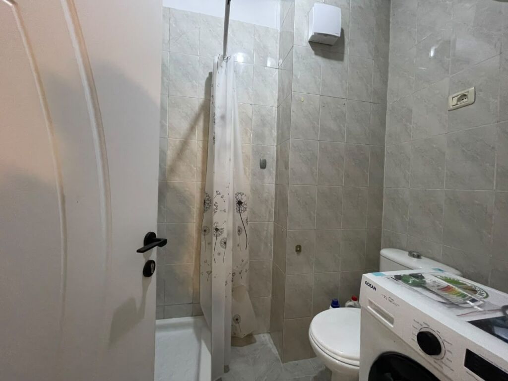 Appartamento 2+1 in affitto presso il Palazzo con la Freccia.
