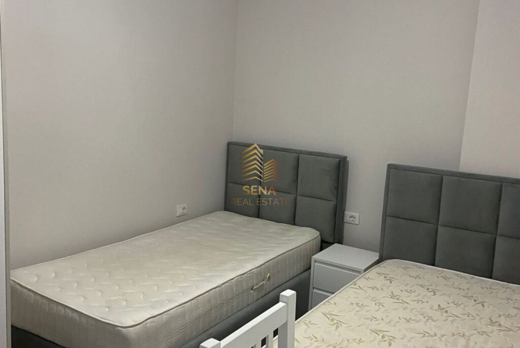 For rent, 2+1 apartment + balcony + parking space, Sauk-Roundabout, 52,000 Lek/month