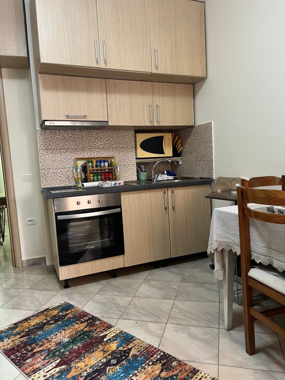 JEPET ME QIRA APARTAMENT 1+1 