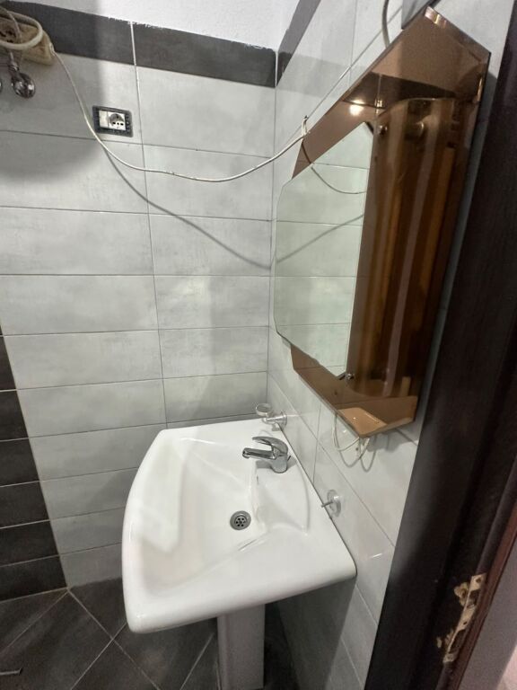 Apartament 2+1 + Ballkon me Qira – Laprakë !