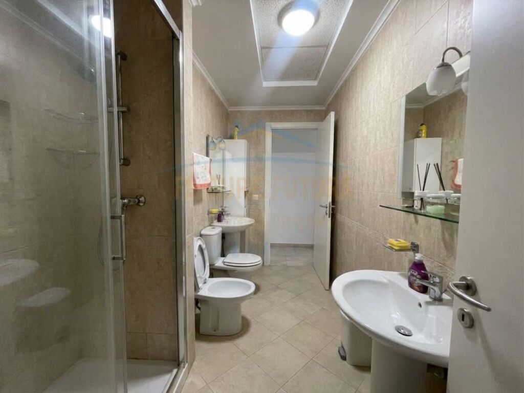 Qera, Apartament 1+1, Komuna e Parisit, Tiranë