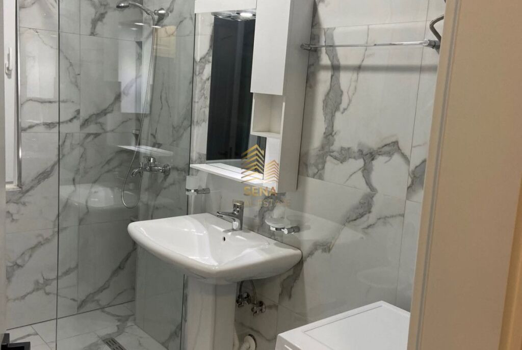 For rent, 2+1 apartment + balcony + parking space, Sauk-Roundabout, 52,000 Lek/month