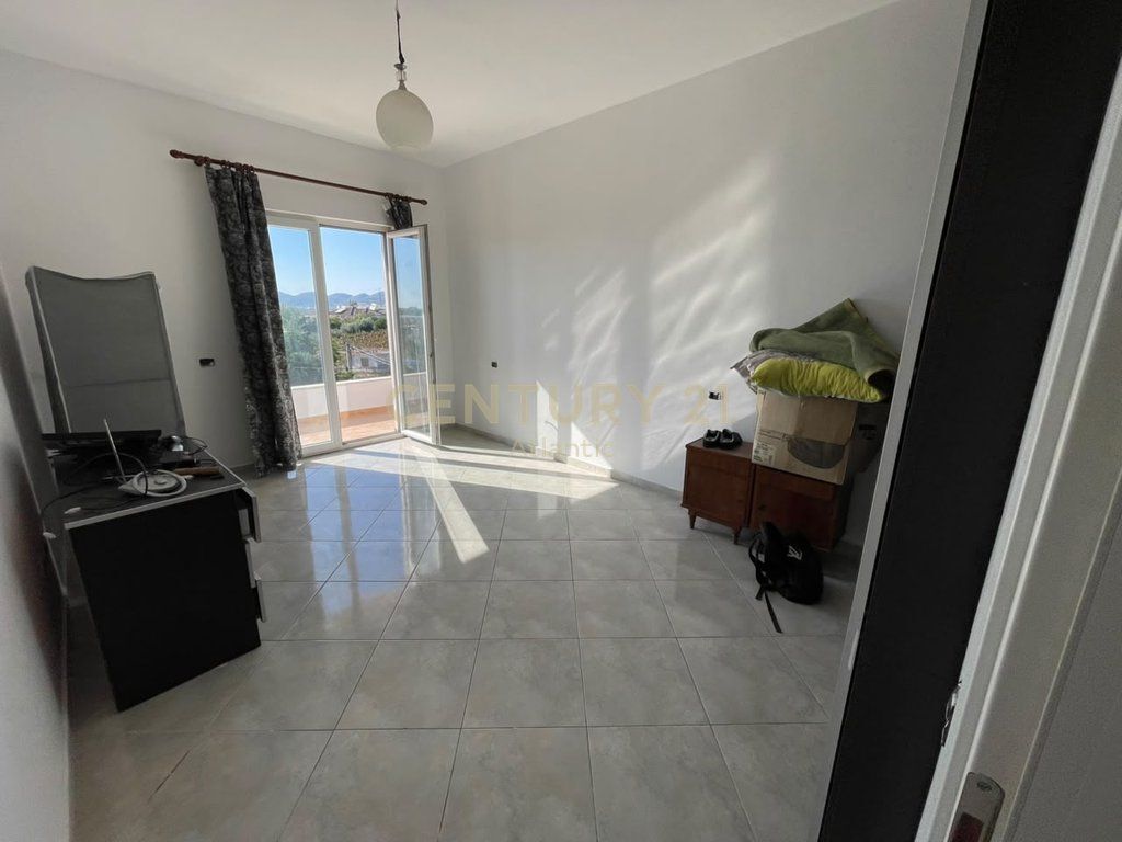 Apartament 2+1+2 ballkon dhe post parkimi për Shitje – Shenavlash, Durrës