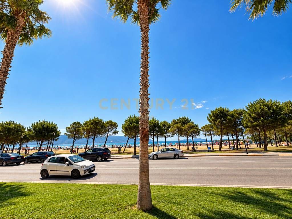 2+1 apartment for sale in Lungomare, Vlore