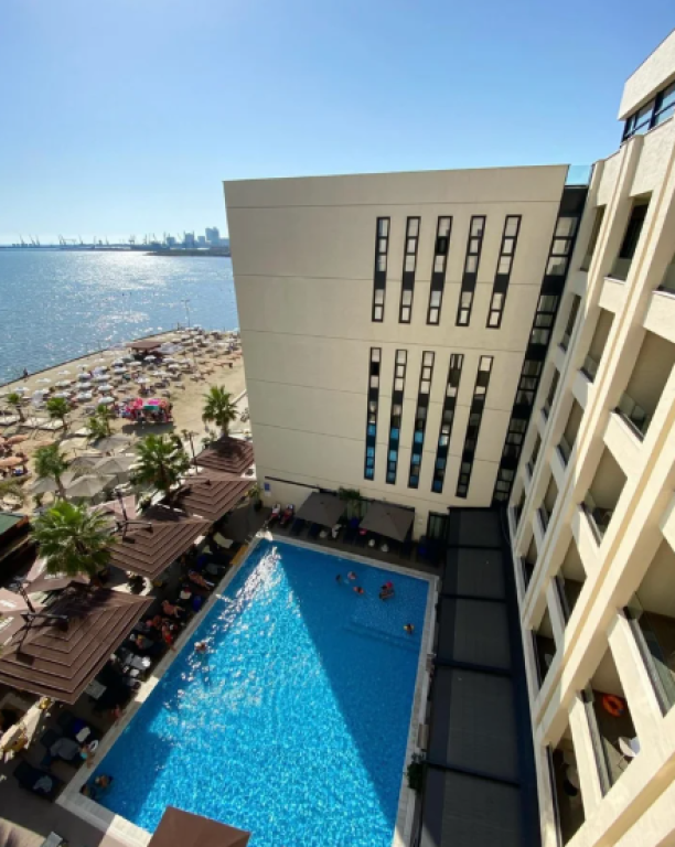 🏡 Apartament 1+1 për Shitje – Plazh prane Hotel Palace, Durrës