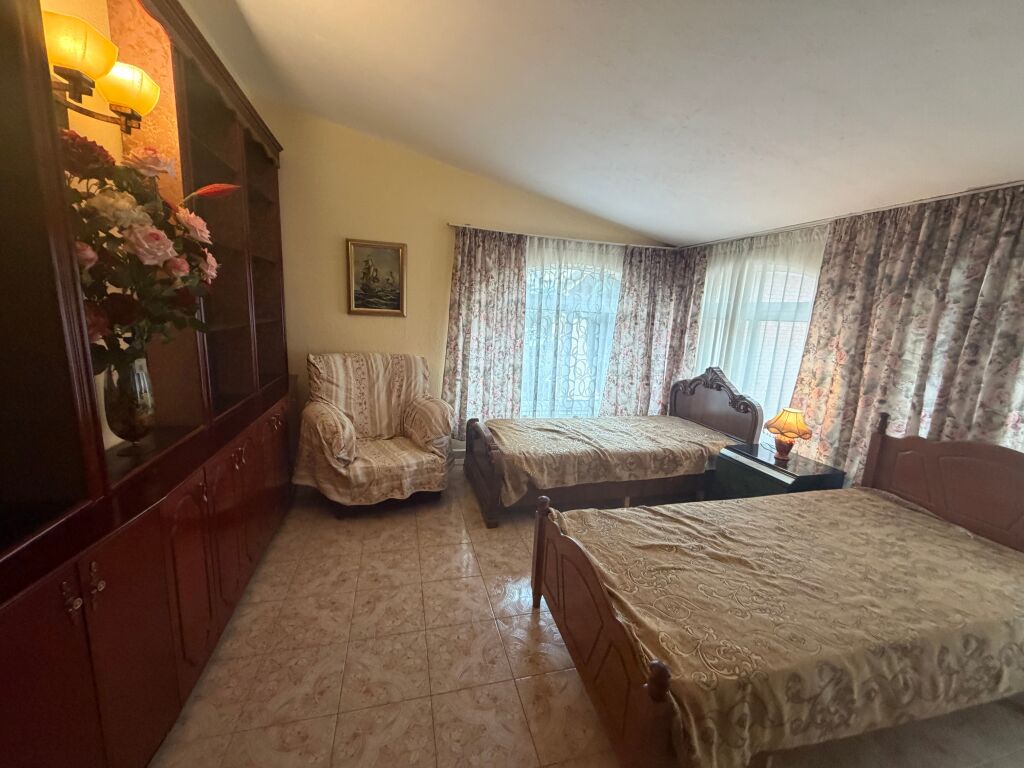 2+1,kat 3 godine private,komune e parisit,600 mije leke