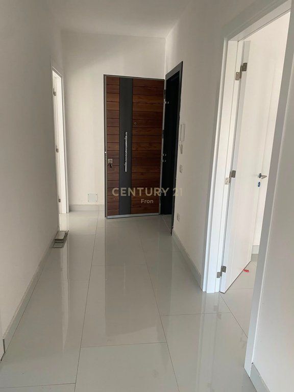 Apartament 2+1 Me Qira në Kamez Qender, Tiranë