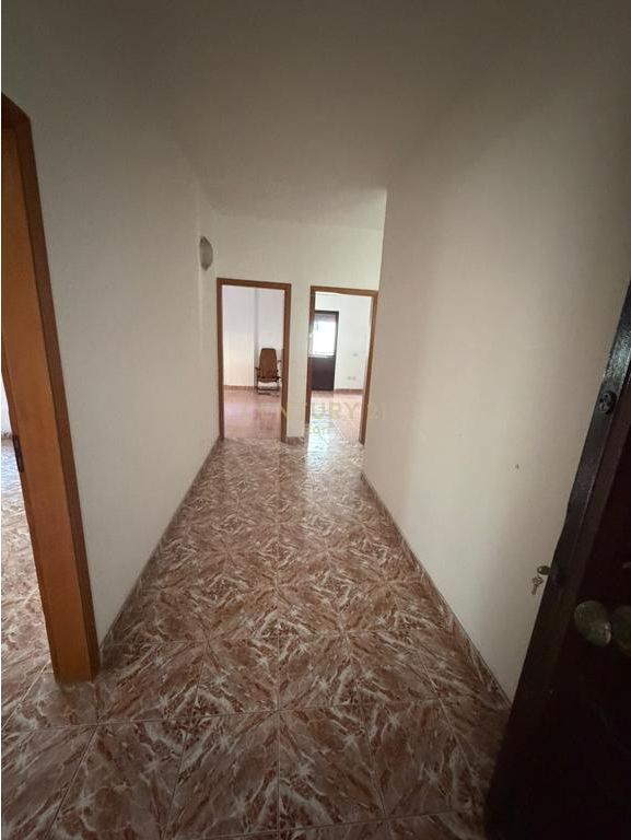 2+1 Apartment for Sale, Durrës Beach – Station 1, only 40 meters from the sea!