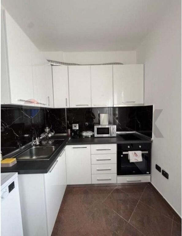 Appartamento - In Affitto - Blloku, Tirana