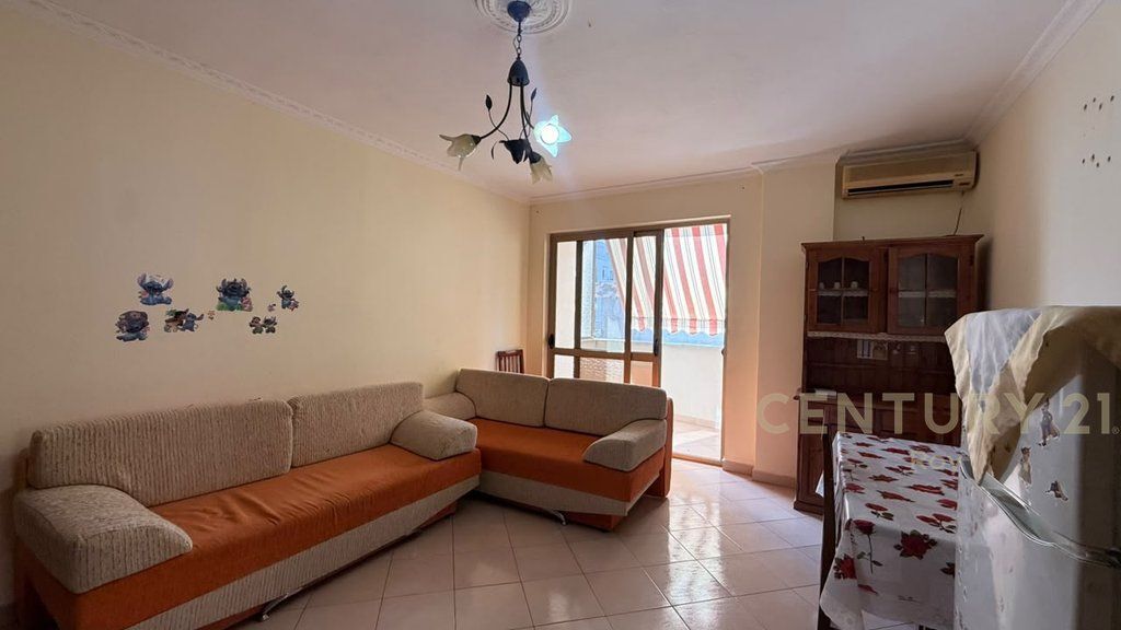 SHITET APARTAMENT 1+1 NE ZONE KOMPLEKSI,PRANE DETIT!