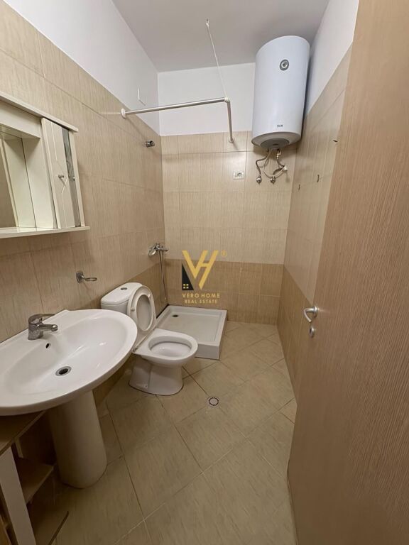 JEPET APARTAMENT 2+1+2BLK ME QIRA TEK ISH TREGU ELEKTRIK 55.000 LEKE