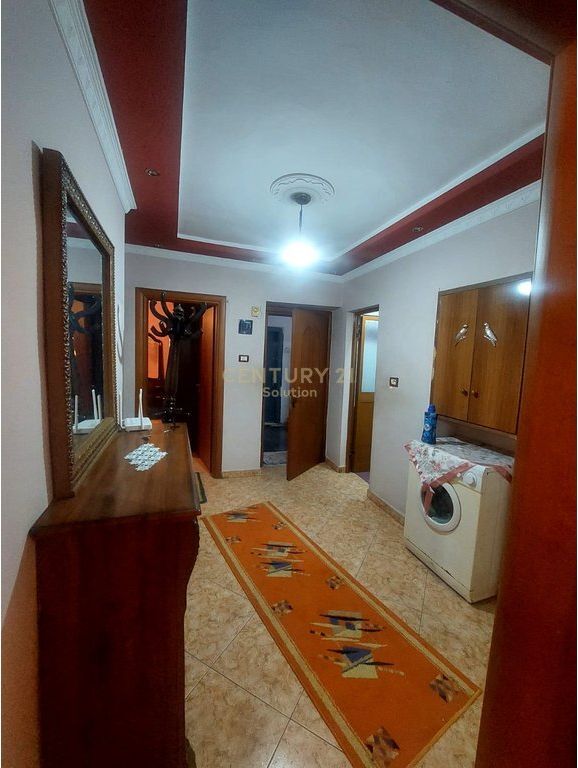 Apartament 3+1 Me Qira në Kamez Qender, Tiranë