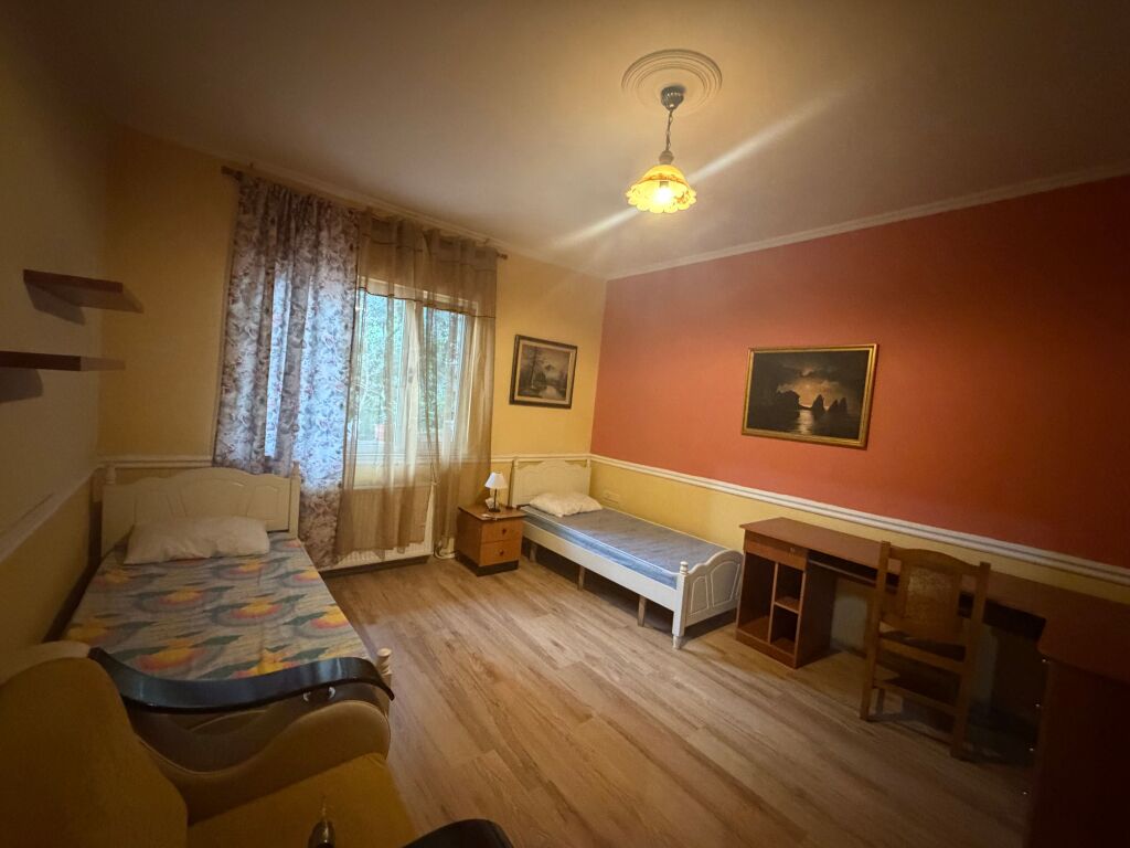 2+1,kat 1godine private,komune e parisit,600 mije leke