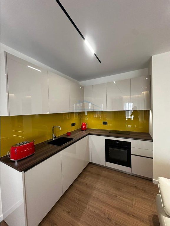 Qira, Apartament 1+1, Shkolla e Kuqe, Tiranë.