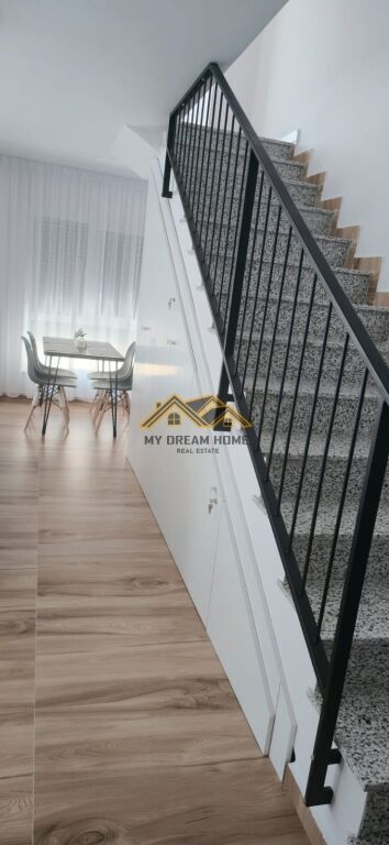 SHITET DUPLEX 2+1+POST PARKIMI TEK RRUGA VIENA NE GOLEM !