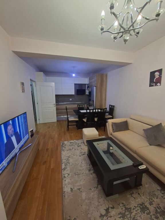 Shitet Apartament 2+1  te Golden Park te AMERIKAN 3
