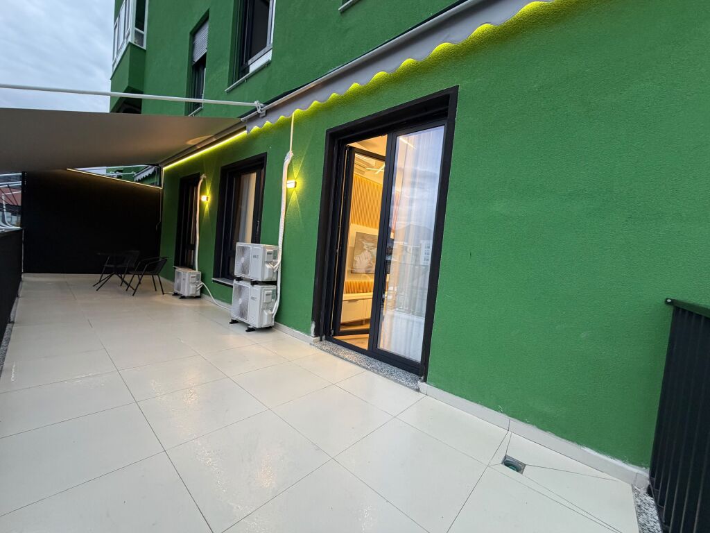🏠 Shitet apartament 2+1  📍 Rruga 5 Maji, Tiranë