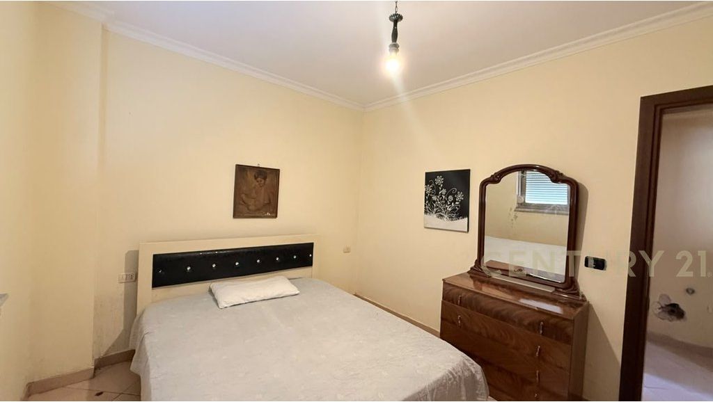SHITET APARTAMENT 1+1 NE ZONE KOMPLEKSI,PRANE DETIT!