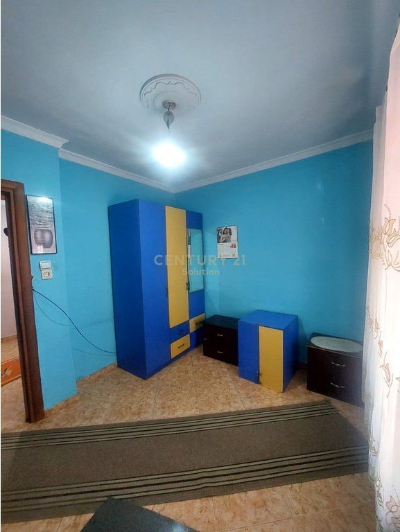 Apartament 3+1 Me Qira në Kamez Qender, Tiranë