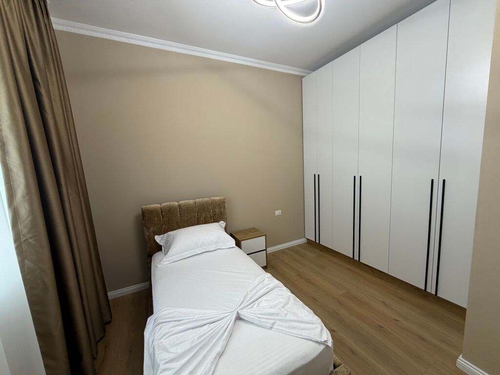 Apartament 2+1+2+Parkim Kopshti Botanik