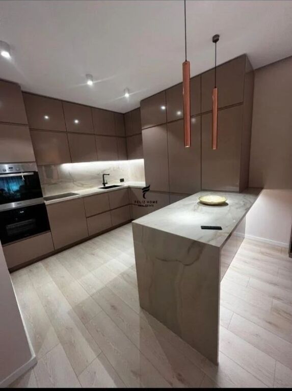 APARTAMENT ME QERA 2+1+2 LIQENI ARTIFICIAL 150.000 LEKE FH-98707