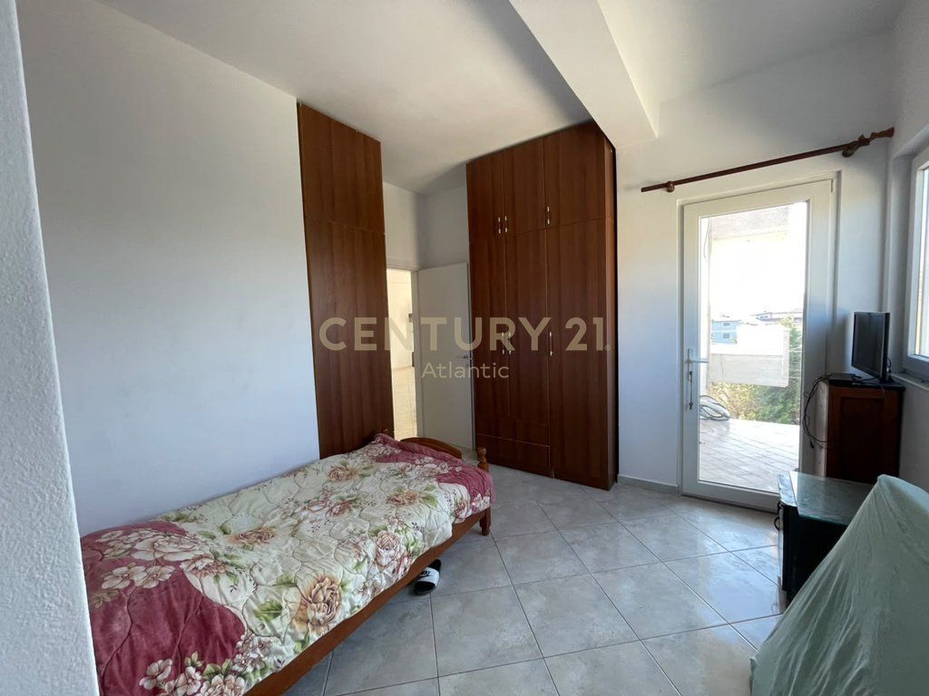 Apartament 2+1+2 ballkon dhe post parkimi për Shitje – Shenavlash, Durrës