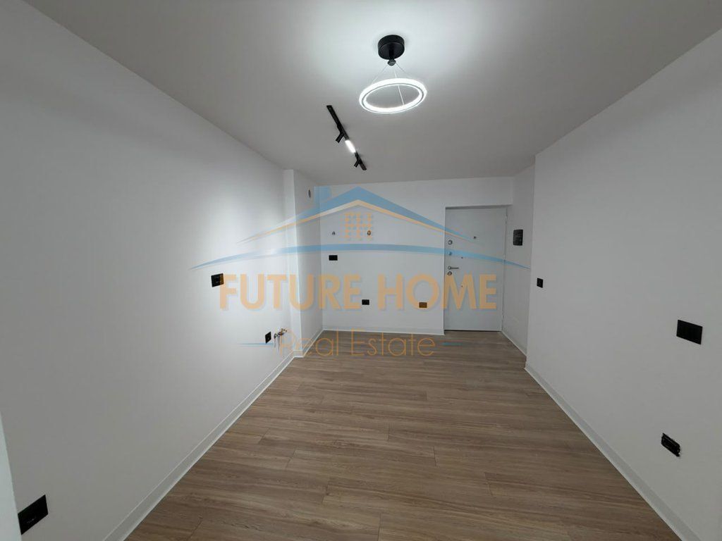 Shitet, Apartament 1+1, Ish-Tregu Elektrik, Tiranë
