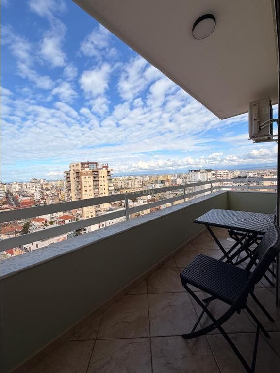 Apartament 3+1+2 Tualete + 2 Ballkone Me Qira në Qender te Durrësit - 1100€ | 150 m²