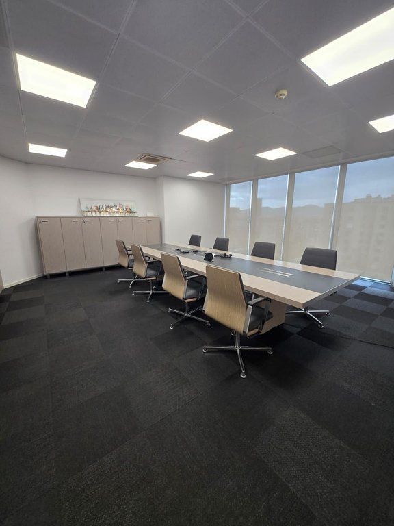 RING CENTER, WE RENT OUT 770 M2! 21,300 € /Month
